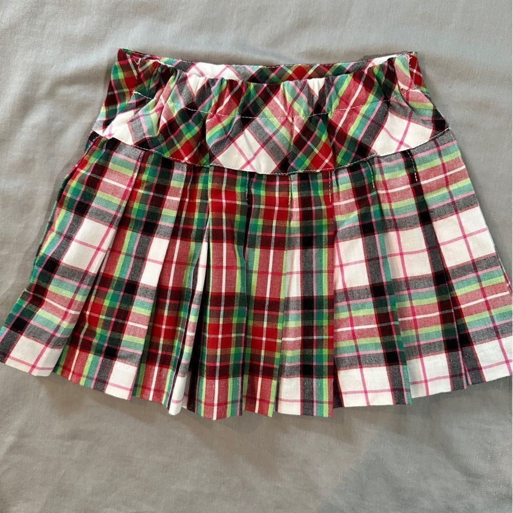 Heartstrings little girls plaid skort. Size 2T.